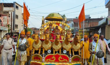 धूमधाम से निकली महाराज अग्रसेन की शोभायात्रा, भव्‍य झांकियों में 18 गोत्रों और महारानी माधवी के साथ रथारूढ़ हुए महाराज अग्रसेन, 7 दिनों से चल रहे कार्यक्रमों का  भव्‍य समापन
