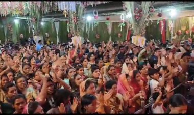 नवरात्रि के चौथे दिन मां-कूष्मांडा के पूजन को उमड़ी भीड़: पत्थलगाव बाजार पारा में विराजमान मां दुर्गा की दर्शन को लगी रही श्रद्धालुओं की भीड़