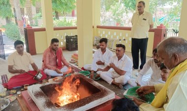 *धूमधाम से मनाया गया भगवान परशुराम का जन्‍मोत्‍सव, निकली भव्‍य शोभा यात्रा, विप्र समाज के लोगों में दिखा उत्‍साह, की जमकर आतिशबाजी जमकर आतिशबाजी*