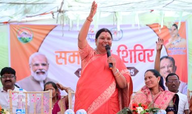 समाधान शिविर में शामिल हुई विधायक गोमती साय, ग्राम पंचायत लुड़ेग में आयोजित हुआ सुशासन तिहार का समाधान शिविर, विधायक ने सीधा संवाद कर ग्रामीणों से ली समस्याओ की जानकारी, अधिकारियों को दिए त्वरित निराकरण के निर्देश