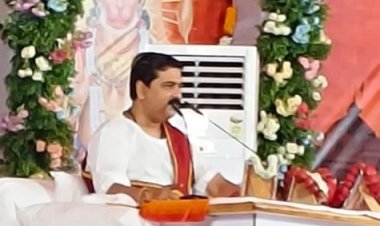 श्री राम के राजतिलक के साथ राम कथा का हुआ समापन,  नौ दिनों तक कथा सुनने उमड़ी हजारों श्रद्धालुओं की भीड़, पंडित राजन महाराज ने  की मांगलिक अवसरों पर वृक्षारोपण करने की अपील