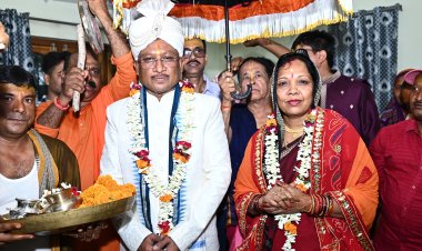 श्री जगन्नाथ महाप्रभु की निकली भव्य रथ यात्रा,मुख्यमंत्री श्री विष्णुदेव साय ने निभाई गजपति महाराजा की भूमिका, श्री जगन्नाथ मंदिर दोकड़ा में भव्य रथयात्रा निकाली गई ..