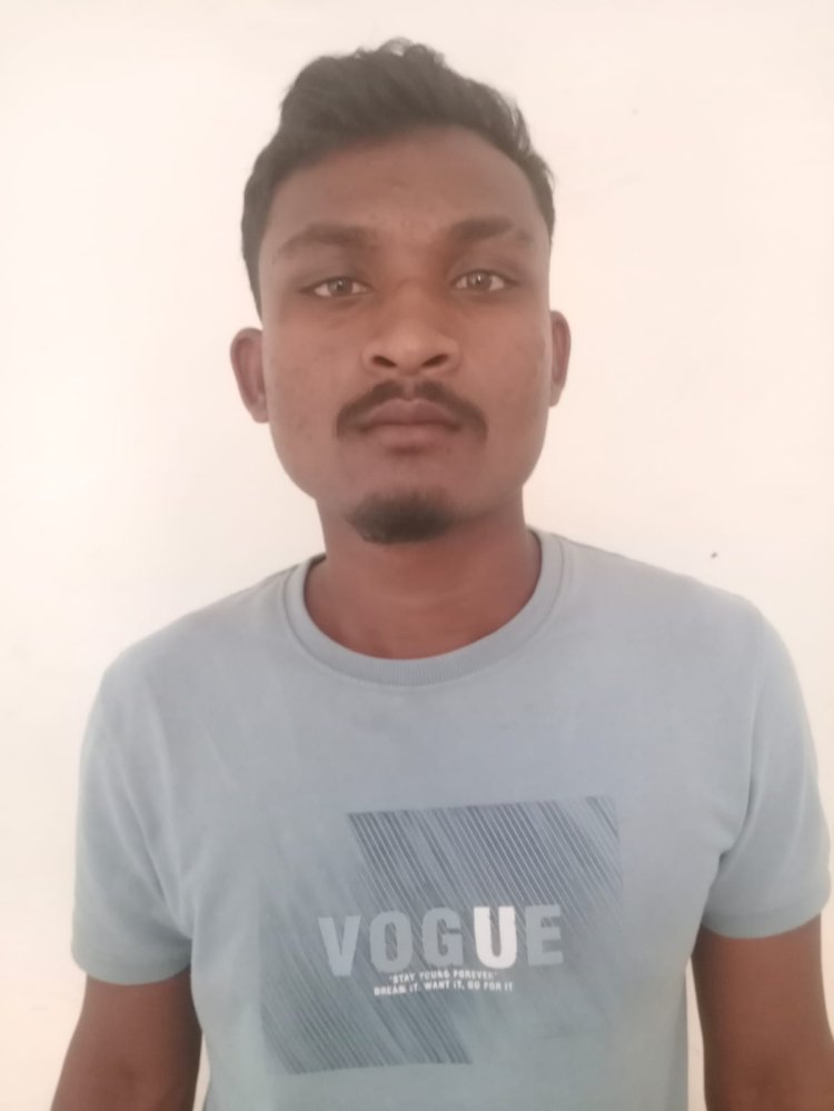  जशपुर में पांच पुलिसकर्मियों पर गिरी गाज   SSP ने ड्यूटी के प्रति गंभीर लापरवाही बरतने वाले 05 कर्मचारियों को किया सस्पेंड,   सस्पेंशन के दौरान, मिलेगा,केवल नियमानुसार जीवन निर्वाह भत्ता   मुल्जिम पेशी से वापसी के दौरान सतर्क नहीं रहने पर इनकी अभिरक्षा से भाग गया एक मुलजिम   नाम पुलिसकर्मी जिनको किया गया सस्पैंड:-1. प्रधान आरक्षक 97 सुनसाय एक्का।  2. आरक्षक 481 लव कुश पैंकरा।  3. आरक्षक 559 जनक साय।  4. आरक्षक 281 डायमंड तिग्गा।  5. आरक्षक 205 पुतूरु राम।