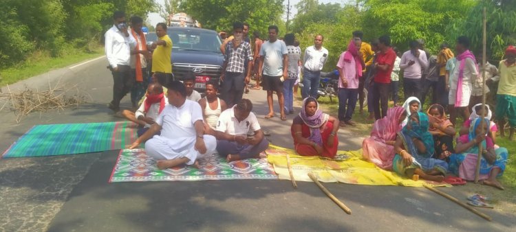 लिक्विड गैस टैंकर हादसे से फैली जहरीली गैस, जनपद उपाध्यक्ष मनोज सुखन ने धरना देकर उठाई आवाज, प्रशासन पर लापरवाही का आरोप