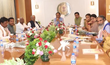 *मुख्यमंत्री श्री विष्णुदेव साय का दिल्ली दौरा, छत्तीसगढ़ सदन में मुख्यमंत्री ने सांसदों के साथ सौजन्य भेंट — रात्रि भोज में हुई सार्थक चर्चा*