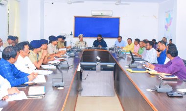 पीएम आवास योजनांन्तर्गत गड़बड़ी करने वालों पर होगी सख्त कार्रवाई- कलेक्टर,  कलेक्टर ने जनपद पंचायतों के कार्यों की समीक्षा की