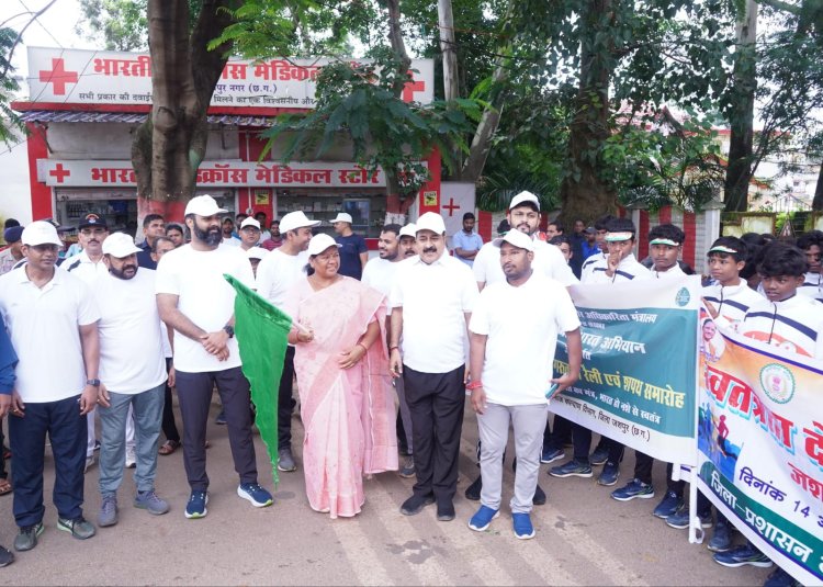 स्वतंत्रता दौड़ 2025     देशप्रेम के साथ यातायात जागरूकता और नशामुक्त भारत अभियान का दिया गया प्रभावी संदेश   