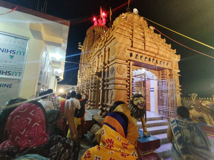 एकादशी पर्व पर श्री जगन्नाथ मंदिर दोकड़ा में निभाई गई द्वीप प्रज्वलन परंपरा, भजन संध्या का हुआ आयोजन, जुटे श्रद्धालु....