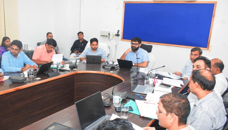 कलेक्टर ने आदि कर्मयोगी अभियान का बेहतर क्रियान्वयन करने के निर्देश, मुख्यमंत्री जनदर्शन कलेक्टर जनदर्शन के आवेदनों का निराकरण गंभीरता करने के निर्देश 