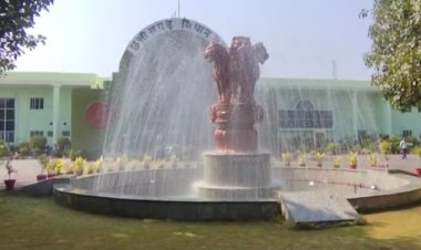 छत्तीसगढ़ विधानसभा सदन की कार्यवाही शुरू, पुराने भवन में दिवंगत नेताओं को दी गई श्रद्धांजलि