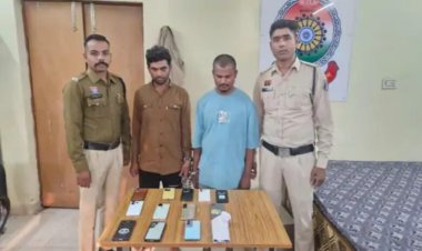 रायपुर में राहगीरों से मोबाइल झपटने वाले दो आरोपी गिरफ्तार: 13 मोबाइल और बाइक जब्त