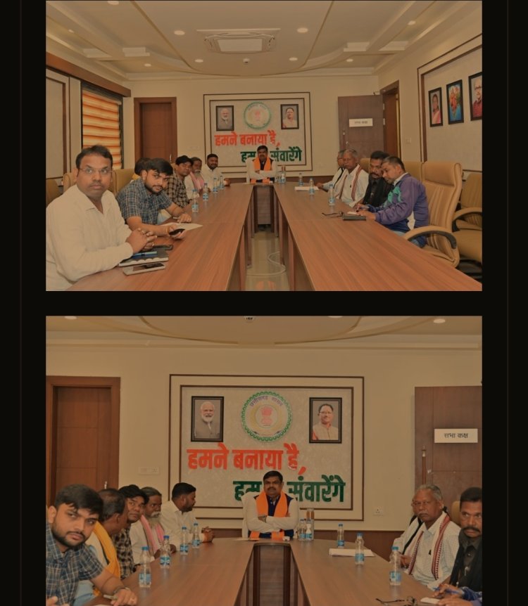 शिक्षा मंत्री श्री गजेन्द्र यादव ने नवा रायपुर निवास में सुना प्रधानमंत्री श्री नरेंद्र मोदी के ‘मन की बात’ का 128वां एपिसोड