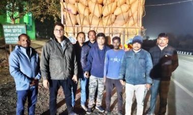 अवैध धान परिवहन पर कार्रवाई, 694 बोरा धान जब्त