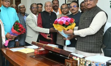 मुख्यमंत्री  साय से अखिल भारतीय राष्ट्रीय महासभा हल्बा हल्बी आदिवासी समाज के प्रतिनिधि मंडल के सदस्यों ने सौजन्य मुलाकात की