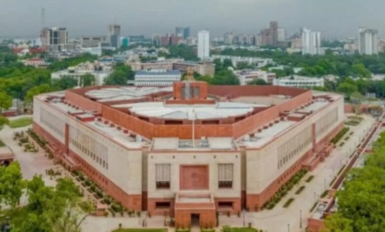 मानसून सत्र 2025: इस्तीफा, हंगामा और 16 घंटे की बहस ने संसद में मचाया हलचल