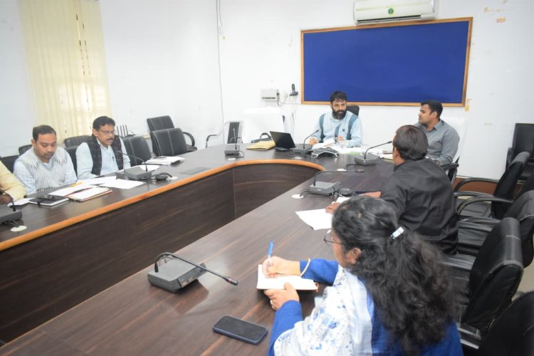 जिले के युवाओं को कौशल विकास के योजनाओं से करे लाभान्वित : कलेक्टर व्यास