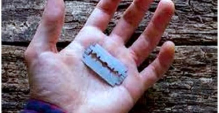 टोकन नहीं कटने से परेशान किसान ने उठाया खौफनाक कदम, ब्लेड से रेता खुद का गला, हालत गंभीर