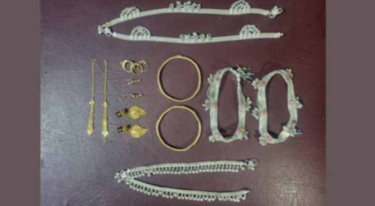 दो सूने मकानों में चोरी की वारदात को अंजाम देने वाले दो नाबालिक पकड़ाए