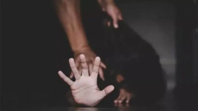 CG : चाची और भतीजी से सामूहिक दुष्कर्म, महिला ने लगाई फांसी, ASI सस्पेंड, पढ़िए पूरी खबर