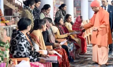 कब्जामुक्त कराएं जमीन, बख्शे न जाएं भू माफिया : CM योगी