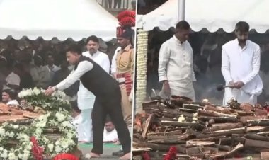 'अजित दादा' पंचतत्व में विलीन: राजकीय सम्मान के साथ बारामती में हुआ अंतिम संस्कार, दोनों बेटों ने दी मुखाग्नि