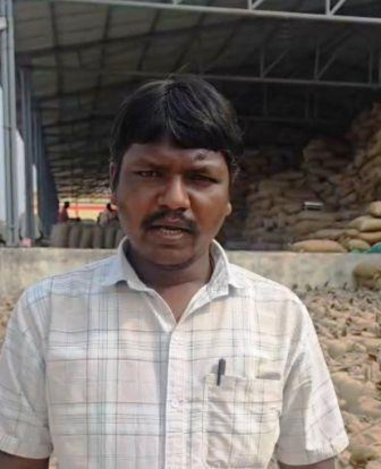 किसान राजकमल ने अपने घर के नजदीक धान खरीदी केंद्र में बेचा अपना धान