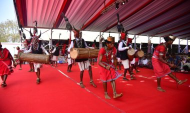 राष्ट्रपति के समक्ष बास्तानार के युवाओं ने ‘गौर नृत्य’ से बिखेरे अद्भुत लोक-रंग…..