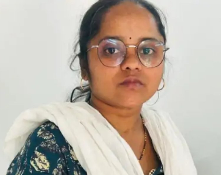 छत्तीसगढ़ के बिलासपुर में स्टेट बैंक के रिकॉर्ड और खातों में छेड़छाड़ कर 2 करोड़ 6 लाख 37 हजार रुपए गबन करने वाली कैशियर को एंटी करप्शन ब्यूरो (ACB) ने गिरफ्तार किया